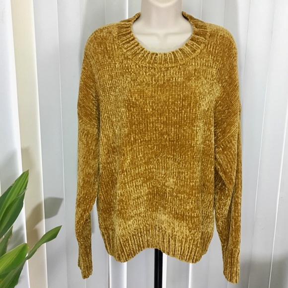 chelsea and theodore sweater